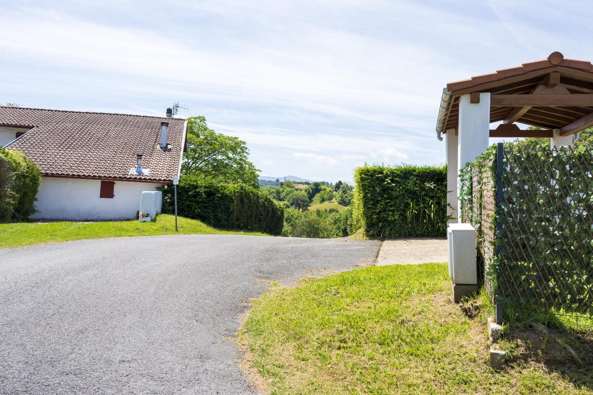 Appartement Dans Maison Urcuit Luaran gambar